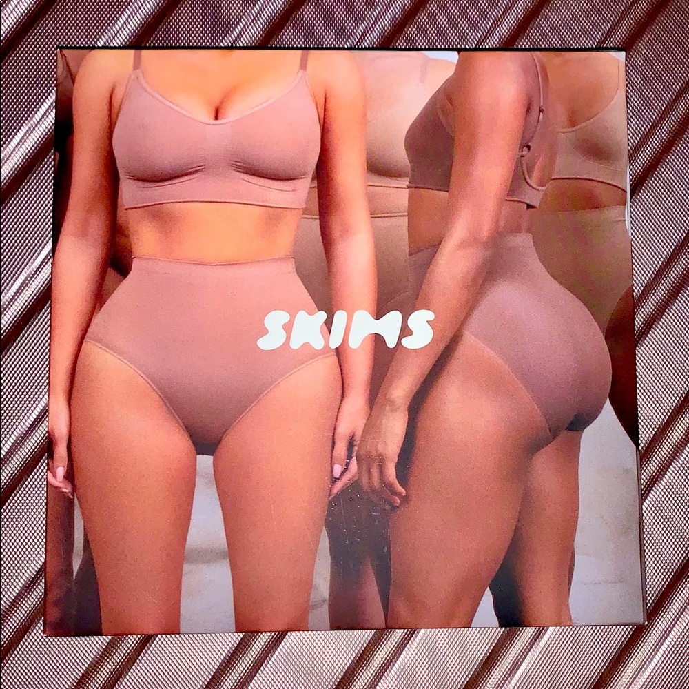 Skims high waisted sculpting brief
